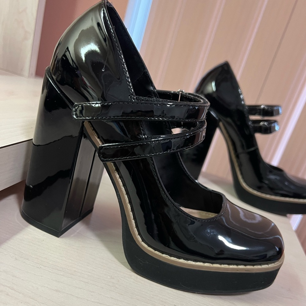 Steve Madden Mary Jane heels